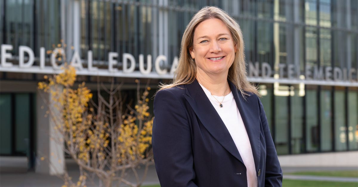 UC San Diego School of Medicine (@ucsdmedschool) on Twitter photo We welcome Barbara Jung, M.D., as our new UC San Diego School of Medicine Dean and <a href="/UCSDHealthSci/">UC San Diego Health Sciences</a> Associate Vice Chancellor!
Read more on Dean Jung ➡️ go.ucsd.edu/41WPYq6 We welcome Barbara Jung, M.D., as our new UC San Diego School of Medicine Dean and <a href="/UCSDHealthSci/">UC San Diego Health Sciences</a> Associate Vice Chancellor!
Read more on Dean Jung ➡️ go.ucsd.edu/41WPYq6