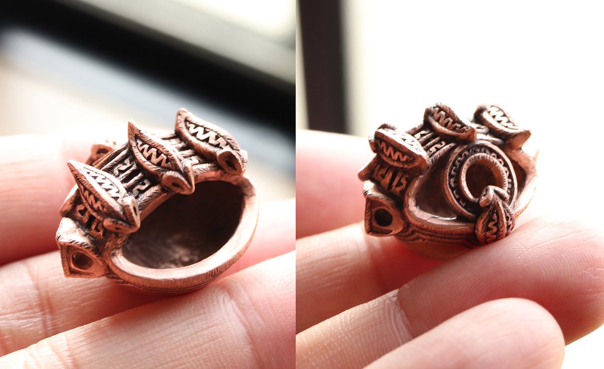 今年は巳年 縄文土器や土偶にもヘビが装飾されています 「巳を戴く神子