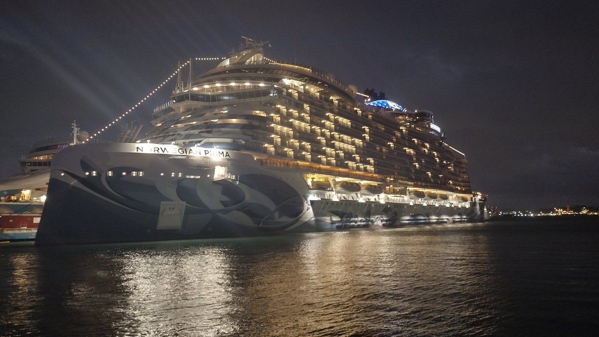 BrokenTableShow's tweet image. Life is good. #PuertoRico