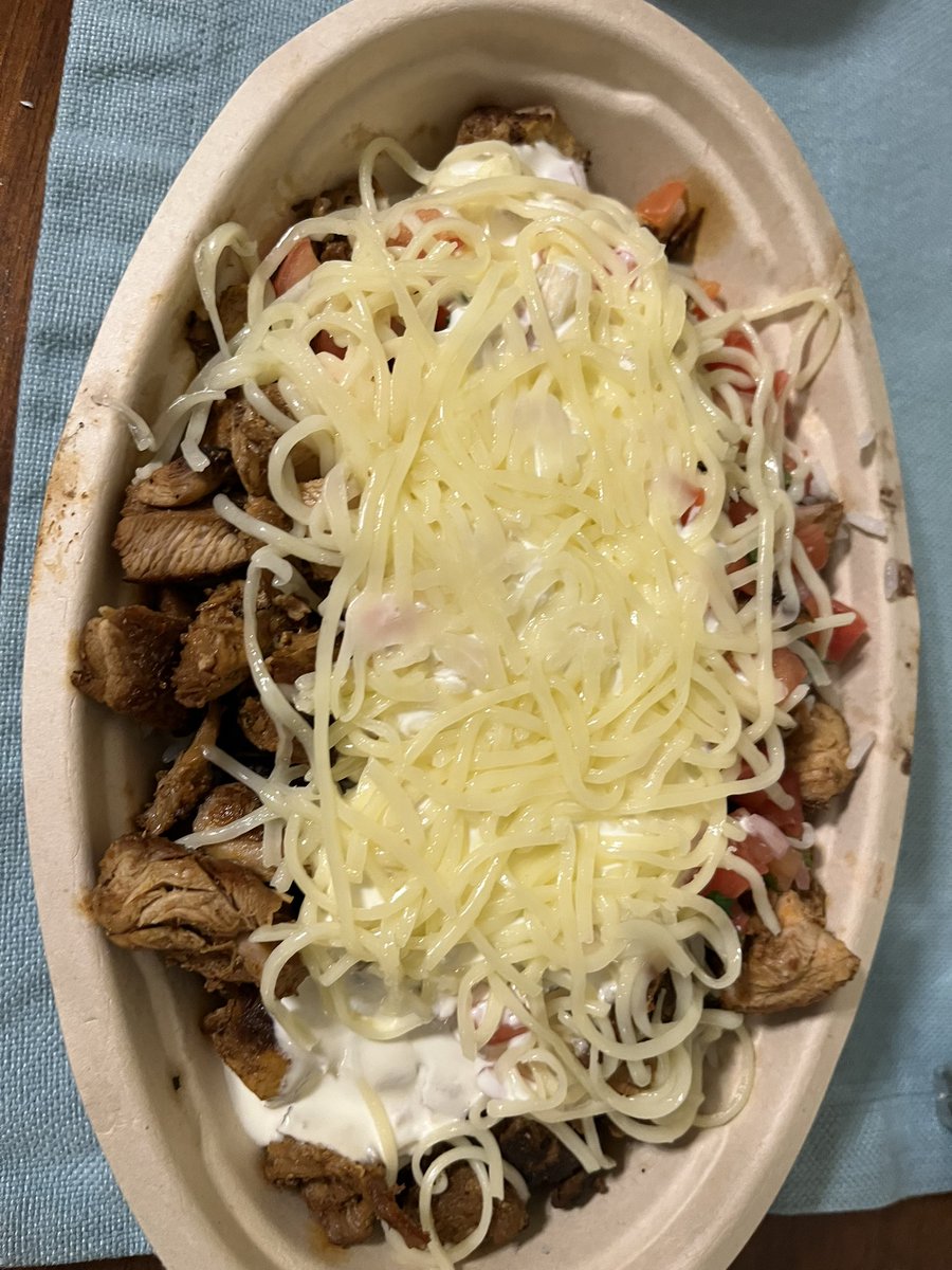 MegaTankasaur's tweet photo. @ChipotleTweets in what fucking world is this EXTRA cheese? https://t.co/BvkgW5JS8S