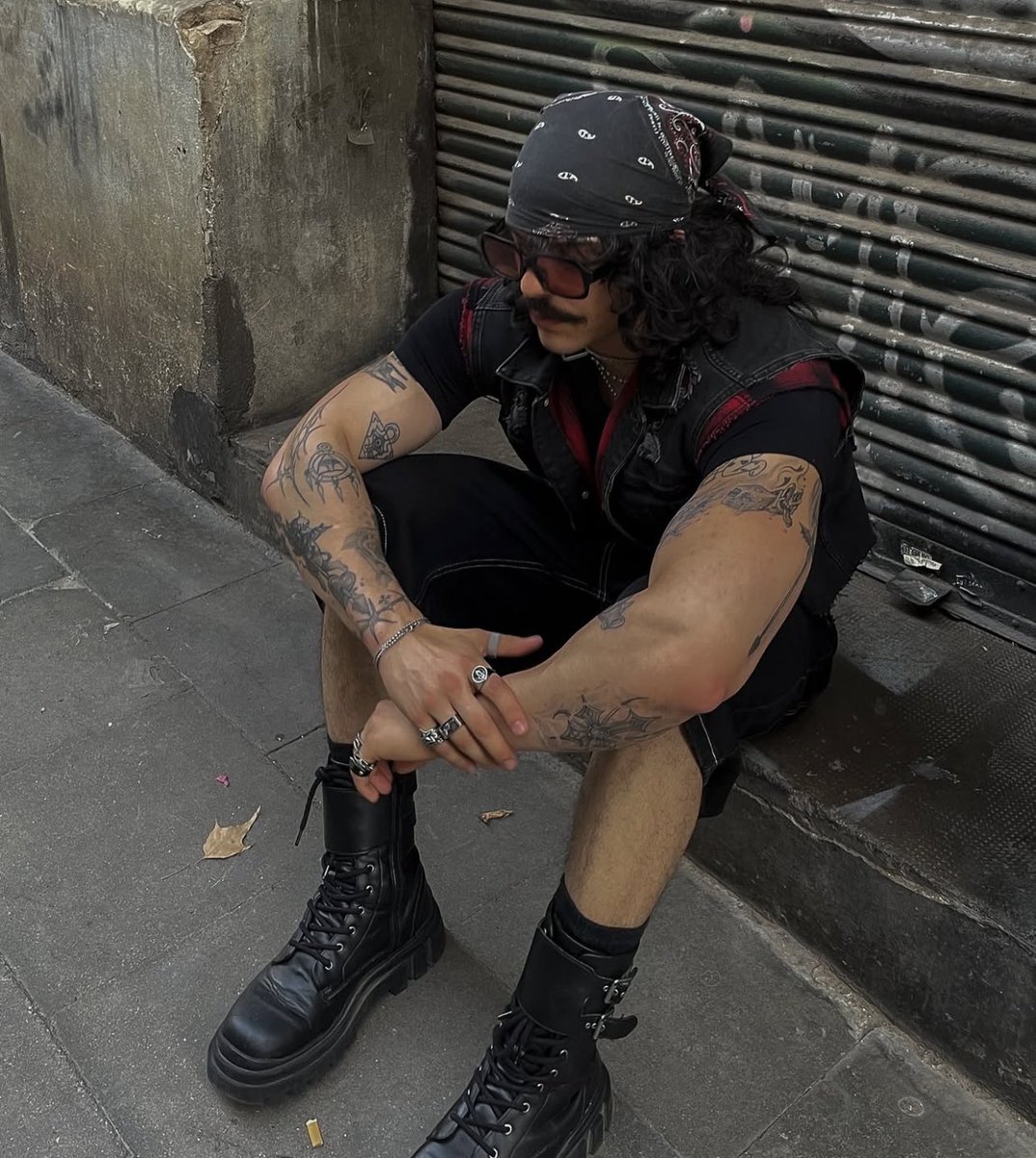 Medusa. (@poisonrosies) on Twitter photo 