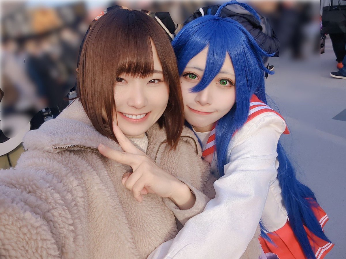 Len627's tweet photo. 自慢していい？コミケで可愛い子並んでくれてるなぁって思いながら撮影してたんだけど途中ではむちゃんなの気づいてにやけちゃった🥰会いに来てくれたの嬉しかった👀💕
昔私がコミケでナンパしたレイヤーで今でも仲良くしてくれてて今年は絶対併せするって決めてる❣️
@hmk8er https://t.co/u9RwTHXyyq