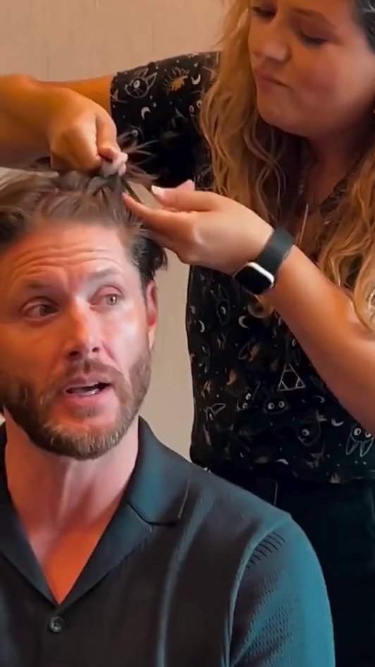 J_AcklesNews's tweet photo. Jensen getting his hair braided.🥰
#JensenAckles #SPNIndy #SPNfamily

🔗https://t.co/Be6c1fJKlE https://t.co/ulYNH9dtfo