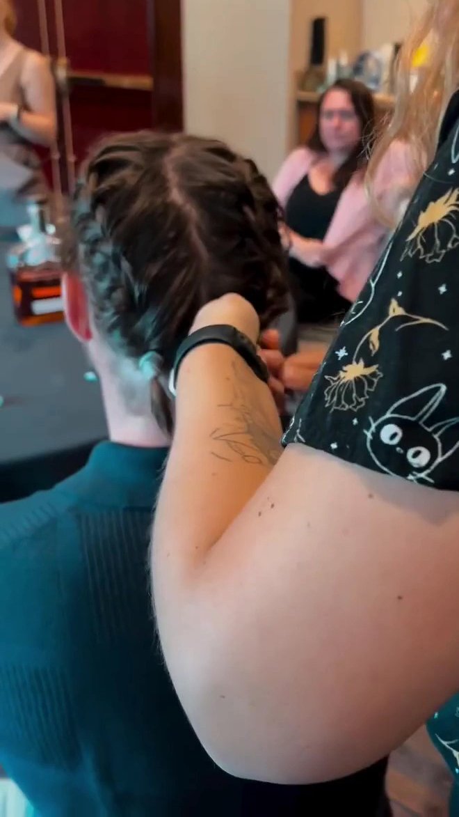 J_AcklesNews's tweet photo. Jensen getting his hair braided.🥰
#JensenAckles #SPNIndy #SPNfamily

🔗https://t.co/Be6c1fJKlE https://t.co/ulYNH9dtfo
