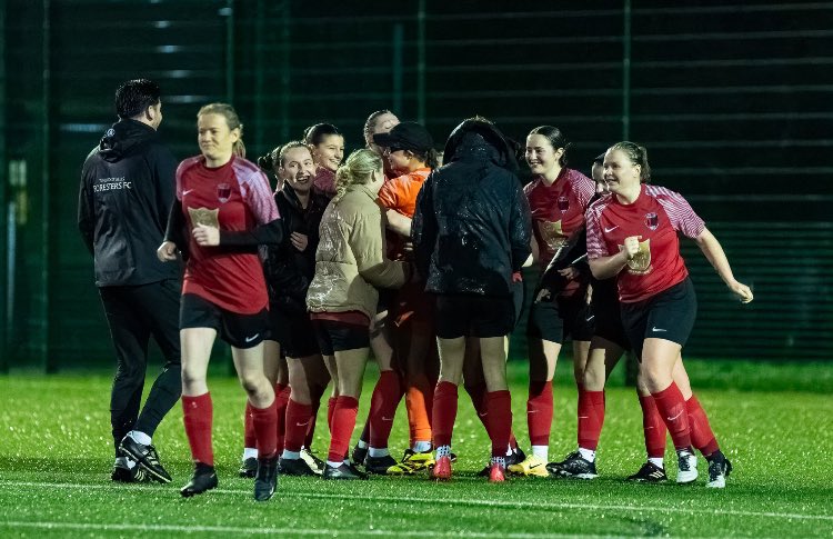 EmilyLBowen's tweet photo. Quarter final win! Pulled through in the shootout, bring on the semis! #UTF ❤️🖤

@ForestersLadies @twforesters https://t.co/yYmZn2OUkZ