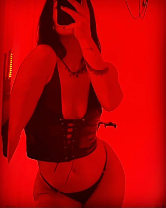 Red room ? https://t.co/RubuWnRszg