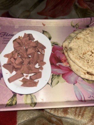 yazanomarrr's tweet image. DONT SCROLLING PLEASE , I BEG U

To be honest, we depend on daily donations to buy food, so please don't stop supporting us and donate what you can.🙏🥹❤️

HELP ME GET FOOD 
gofund.me/28a650ab