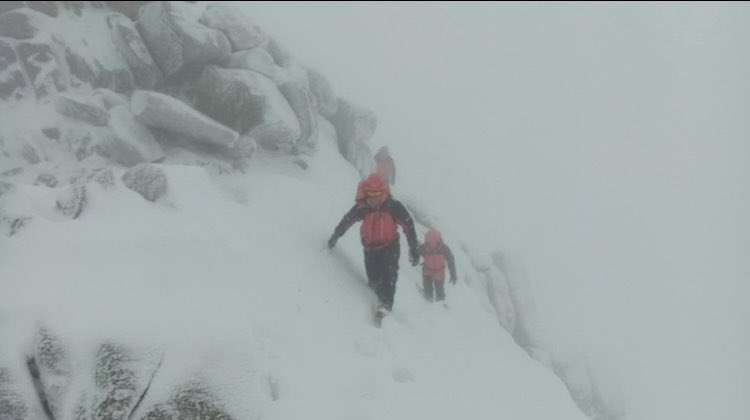 arranMRT's tweet photo. Team Exercise. In wintry conditions the team explored Stacach ridge to Goatfell, and the ridge from Cioch na h'Oighe. #ThinkWINTER 

https://t.co/MGH6zXKnZy

#Volunteers #ScottishMR #Arran #IsleofArran #VolunteeringToSaveLives #StJohnScotland #policescotland https://t.co/7kMLcOyYO8