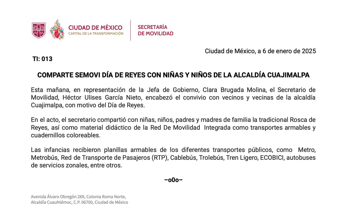 LaSEMOVI's tweet photo. Para celebrar el #DíaDeReyes, en representación de la #JefaDeGobierno, @ClaraBrugadaM, nuestro secretario @HectorUlisesGN compartió con vecinos y vecinas de Cuajimalpa la tradicional rosca y materiales armables de la Red de #MovilidadIntegrada 🐪🐎🐘 https://t.co/iUfgbqILcq