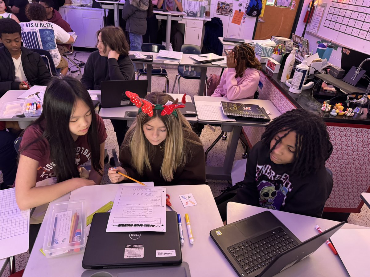 BensonVoss's tweet image. #MarioKart Project Day 2: Groups calculated each player's speed, created a graph, and answered questions.
Would you believe attendance was even better today than on day 1? Our students were invested and their hard work demonstrated their mastery of #linearfunctions.