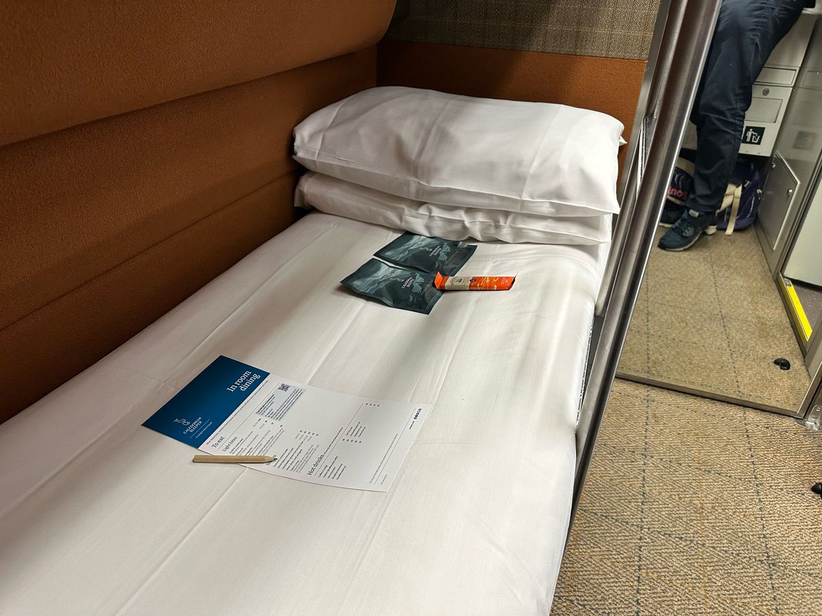 paul_winginit's tweet photo. Good night from my en-suite Club room on board the Caledonian Sleeper! Tomorrow: the snow-capped Scottish Highlands ๐๏ธ ๐ด๓ ง๓ ข๓ ณ๓ ฃ๓ ด๓ ฟ
#lastscratch https://t.co/lbA6DxDkIu