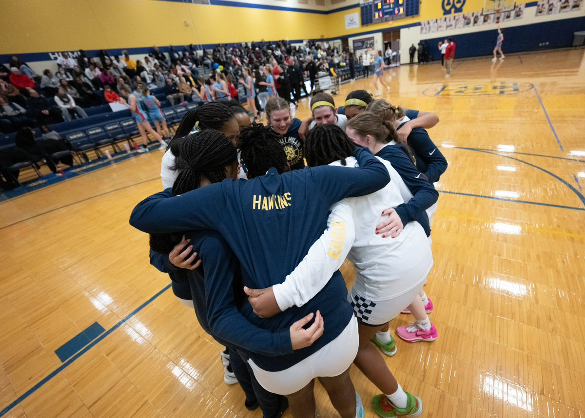 forever thankful for the opportunities this program has brought me and the extended family that has came with my high school experience, thank you walnut hills basketball and I am grateful to get to leave my mark <a href="/Coachlazar/">Adam Lazar</a> <a href="/WalnutHillsWBB/">WHHS Lady Eagles</a> walnuthillseaglesathletics.com/2025/01/04/wal…