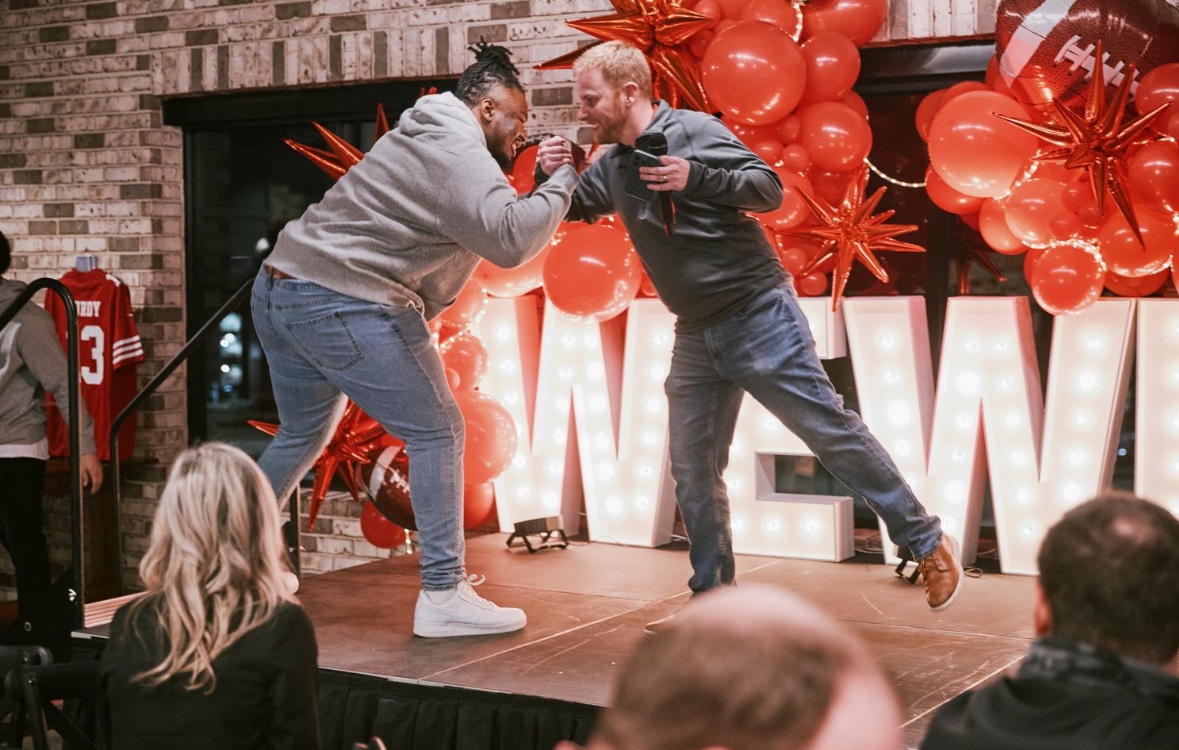Brent Blum (@brentblum) on Twitter photo This is me and my guy <a href="/willissingjr/">J.R. Singleton</a> at last year's event. Incredible opportunity to spend time with the guys we appreciate each Saturday! This is me and my guy <a href="/willissingjr/">J.R. Singleton</a> at last year's event. Incredible opportunity to spend time with the guys we appreciate each Saturday!