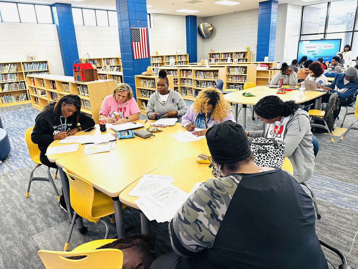 akjohnsonEdS's tweet image. Welcome 2025! Our teacher leaders facilitated powerful mini-PLCs covering effective instructional strategies our teachers can implement in their classrooms!! We are ready to receive our students! #Tier1Instruction @SGTheBestNest @LibertyCoSchool