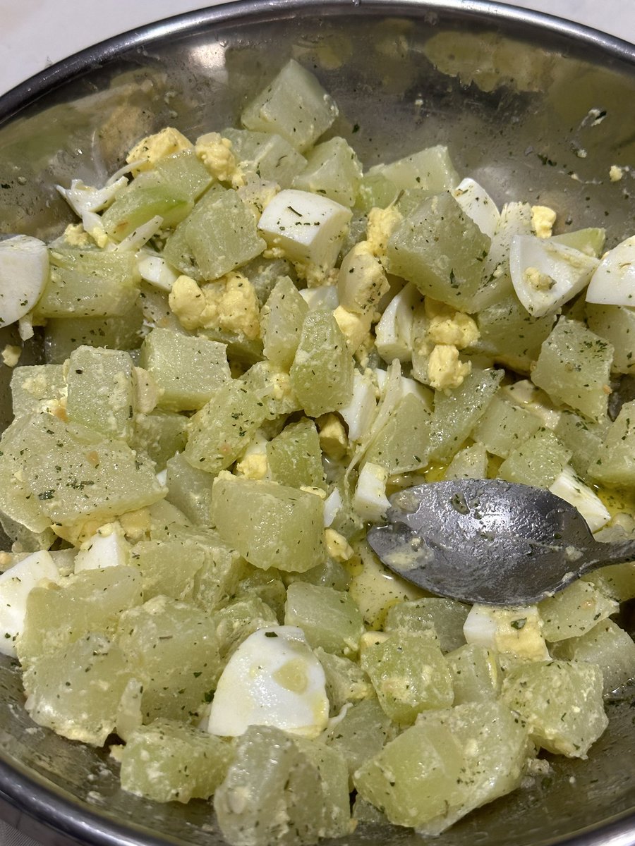 chefdangalhardo's tweet photo. Salada de Chuchu com Ovo.

Só os Humildes admitem que gostam. https://t.co/T5xY9cHsWo