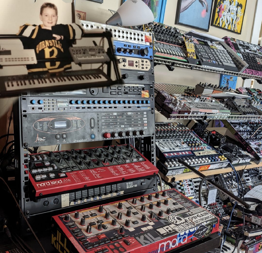 thetonewrecker's tweet image. .
How it all started
Still exploring and laughing 
Building freaky sounds
.
#studioprocess #techno #liveset #tonewrecker #paulbirken #create #explore #electronicmusic #possibilities #lifelongprocess