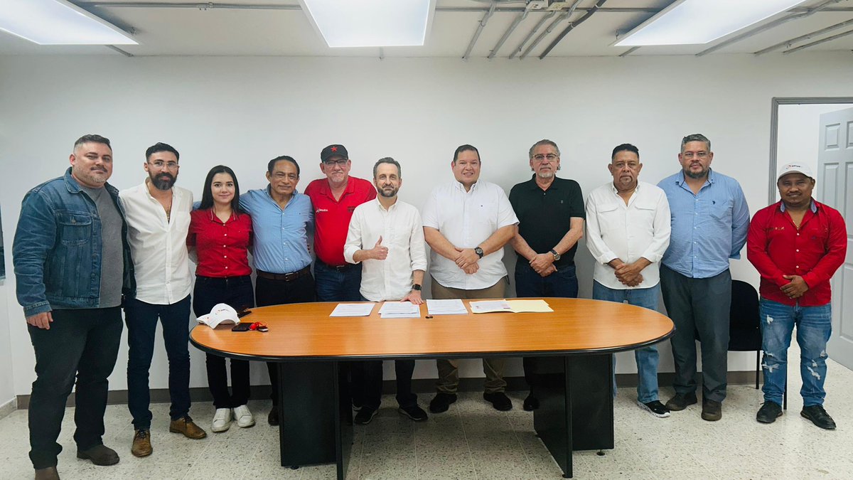 Rumbo al <a href="/CneHonduras/">CNE_HONDURAS</a> para inscribir nuestra candidatura a la Alcaldía de San Pedro Sula. Hoy comienza un nuevo capítulo junto a <a href="/SomosMasHn/">Somos+</a> y el POR. Nace la Alianza con las Bases de todos los movimientos internos de nuestro <a href="/PartidoLibre/">Partido Libre</a>. Unidos, hagamos la diferencia 🙌🏻.