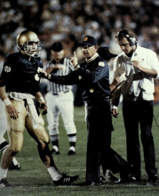 HoltzHeroes's tweet photo. “Are you committed? Or are you like the kamikaze pilot who flew 42 missions?”-Coach Holtz
☘️ 🏈 🏆 🌳 https://t.co/AuJzralnuv