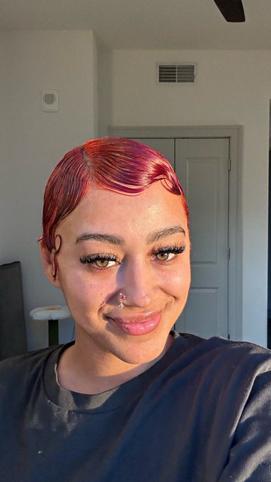 When you take your makeup off you don&rsquo;t look the same 😏 https://t.co/CuxkZJG4Hh<a href="/tag/wcw"class="tags"><span>#wcw</span></a>