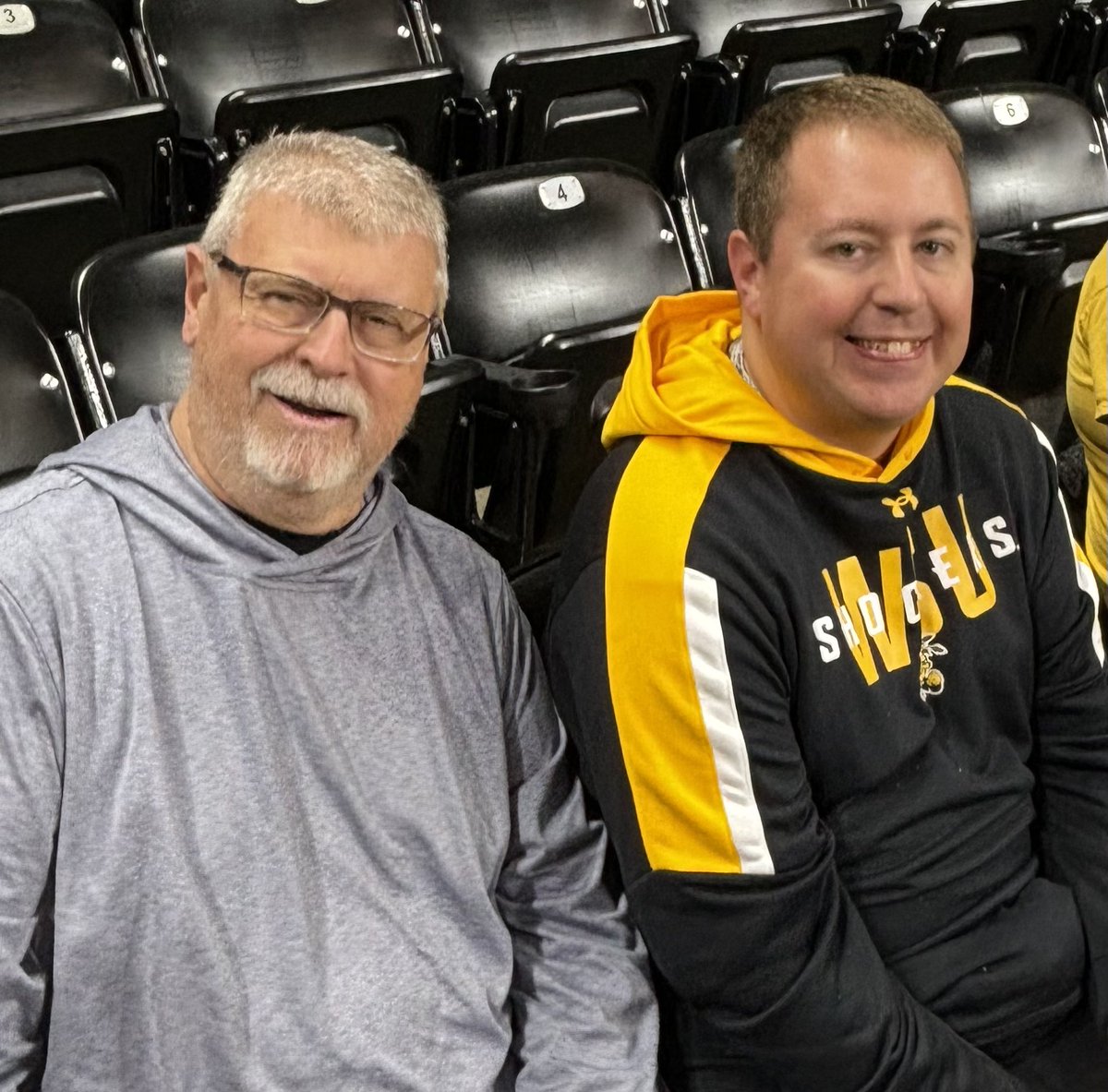 BrentKemnitz's tweet photo. Happy 30th Birthday wishes to Bret Stephenson sitting courtside with his legendary father Phil ⚾️🌾🥂 https://t.co/ISCLyQebQd