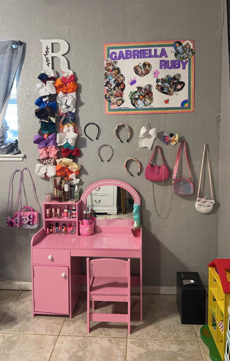 _Cede02's tweet image. My Girl 🩷 stop growing on me 😭🥹