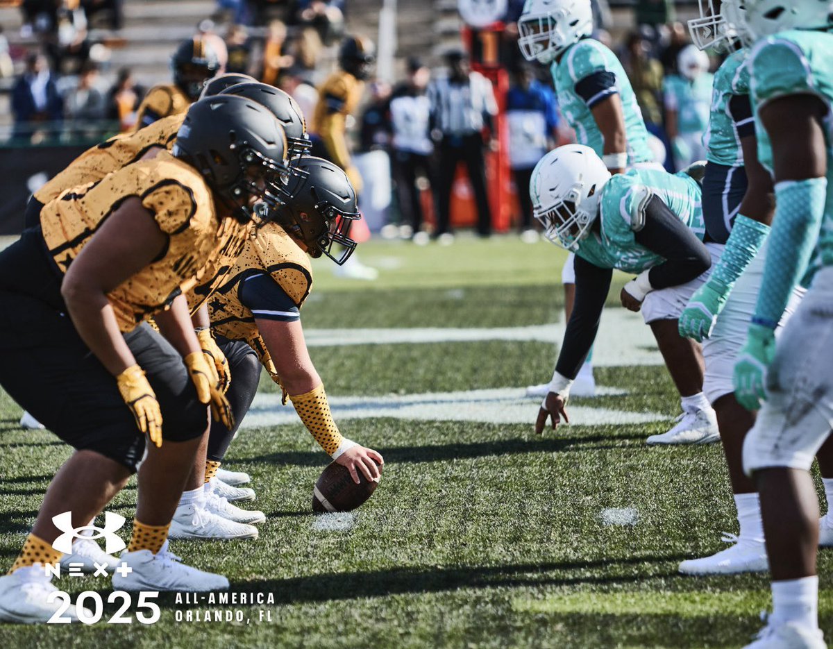 JarellScott_'s tweet photo. On the frontline ready to hunt๐ฆ #beastmentality https://t.co/FNcjTgCxRW