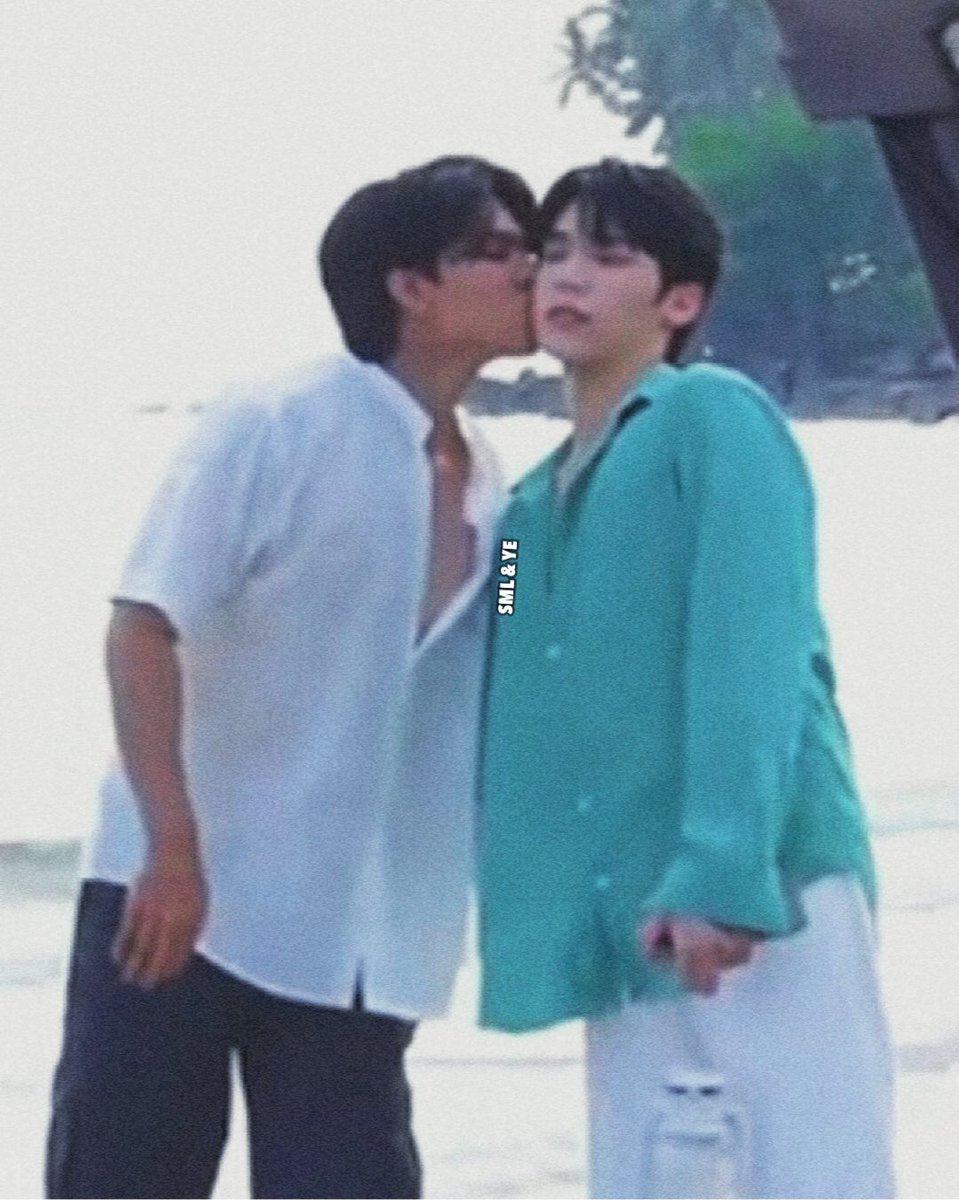 bypeachpuppy's tweet image. sending energy to work again today🌻🌬️🩷

#HaveAFortFTSDay #HaveAPeachfulDay