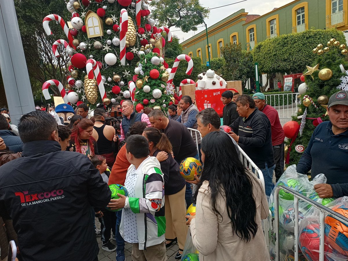 INICIAN CARAVANAS POR EL DÍA DE REYES EN TEXCOCO 

• Se entregarán 45 mil juguetes a todos los niños 

Nota completa: facebook.com/share/p/15jjGV…