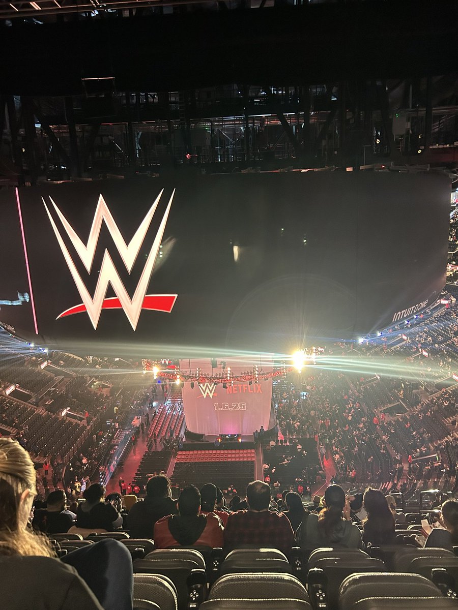 Bloody insane🩸 #WWEonNetflix