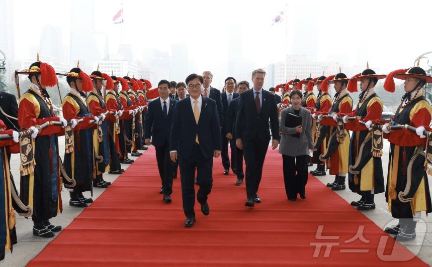 Peter van der Vliet tweet media