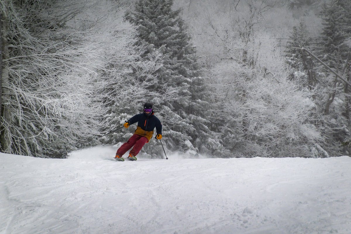 Ropes are dropping left and right this week! Upper Ballhooter, Sawmill, Lower Whistlepunk, Gangway, and Cubb Run are now open.

Watch for Upper Cupp to open tomorrow, with Camp 99, Singletree, Moonshine, Skip Jack, and Robertson’s Run not far behind.

#snowshoemtn #skiwv