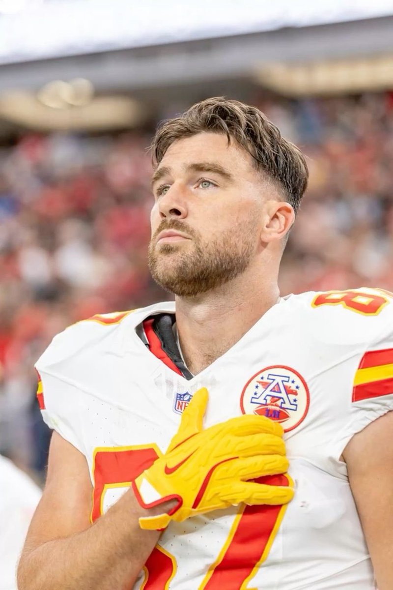 cowboylikedanii's tweet photo. LAST DAY to vote for our favorite tight end 

❤️💛🏹❤️💛

#WPMOYChallenge + @tkelce 
#WPMOY  + @tkelce https://t.co/FInFRM3JJ6