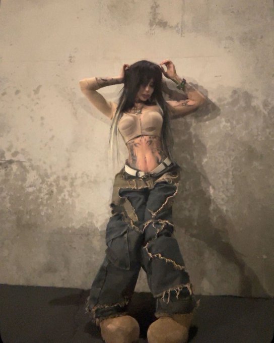 Watch zombrii 🤍's leaked NSFW photo on TwXstars