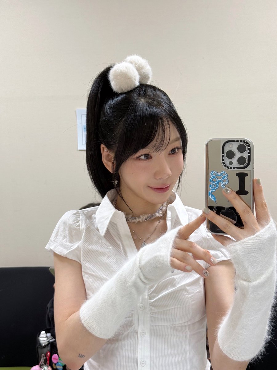 𝗛𝗮𝗽𝗽𝘆 𝗡𝗲𝘄 𝗬𝗲𝗮𝗿 𝗦♡𝗡𝗘 🩷💜

#TAEYEON #태연
#GirlsGeneration #소녀시대