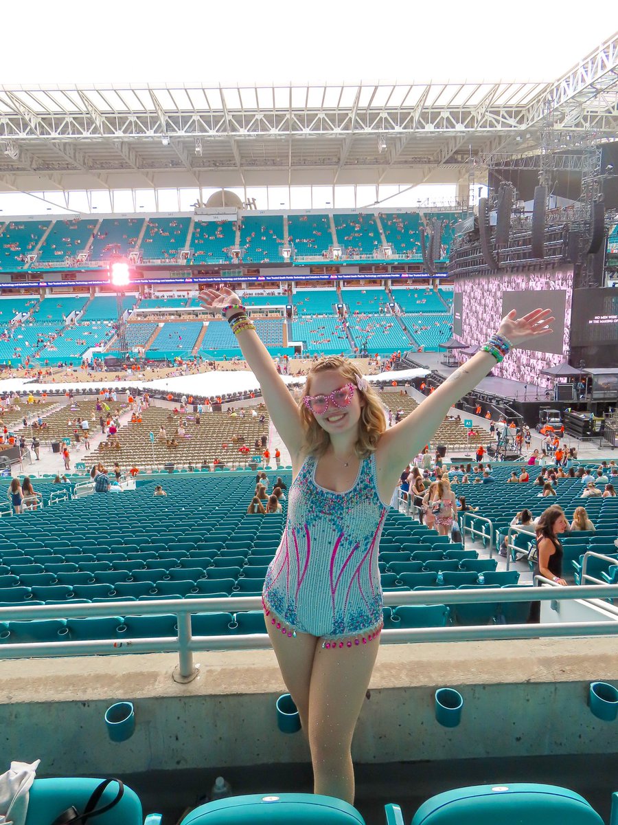 jamischomber's tweet photo. Just a girly who’d travel anywhere to hug Taylor 🫶🏼🪩 

• Tampa, FL
• East Rutherford, NJ
• Los Angeles, California
• Miami, Florida https://t.co/QEwIU2ZggN