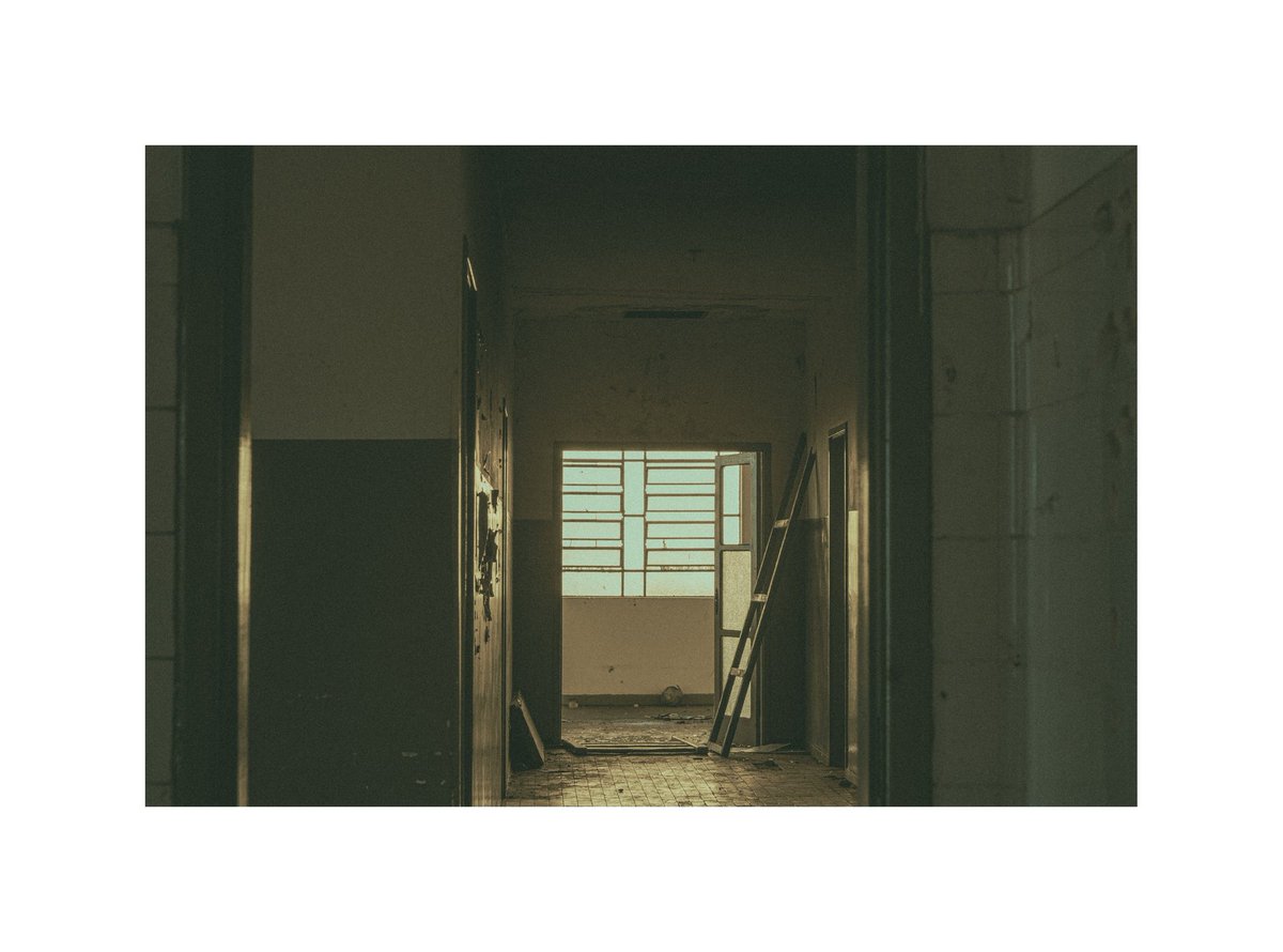 viniciusgepeto's tweet photo. Abandoned Places #fujix #photography #cinematic #fotografia #fujixt4  #fujifilm #urbanhell #streetphotography #urbanphotography #abandonedplaces #postwar #postapocalyptic #chilling #grainisgood #lightleak #sunset https://t.co/gZt7fgKsS7