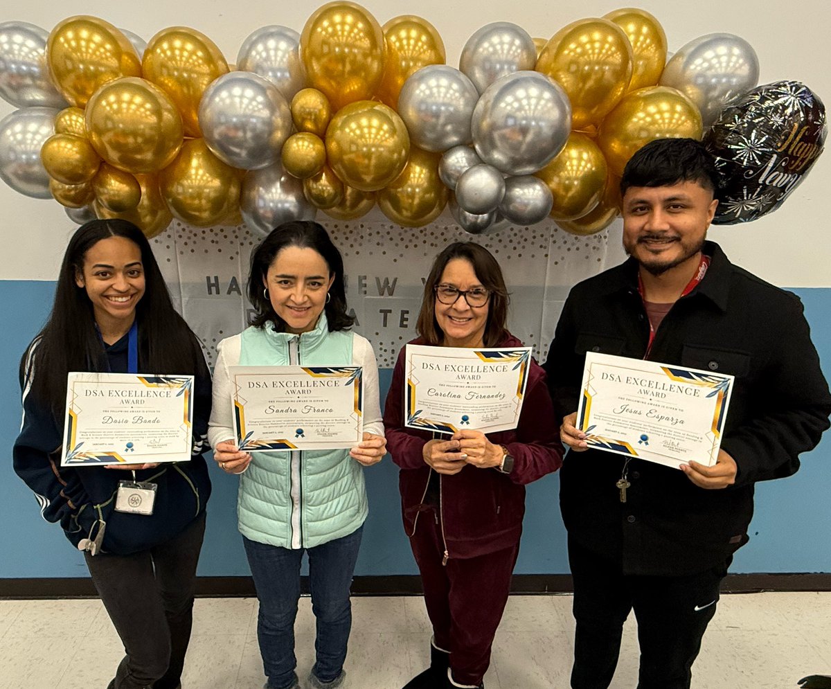 Deanda_HISD's tweet photo. We kicked off the new year 🥳 @Deanda_HISD with some celebrations!! Check out our DSA rockstars! Thank you, teachers, for your hard work &amp; congrats on your success! @MrsPuenteHISD @MrsE_Ortiz @AnaCan_2 https://t.co/pZlSUSNKeb