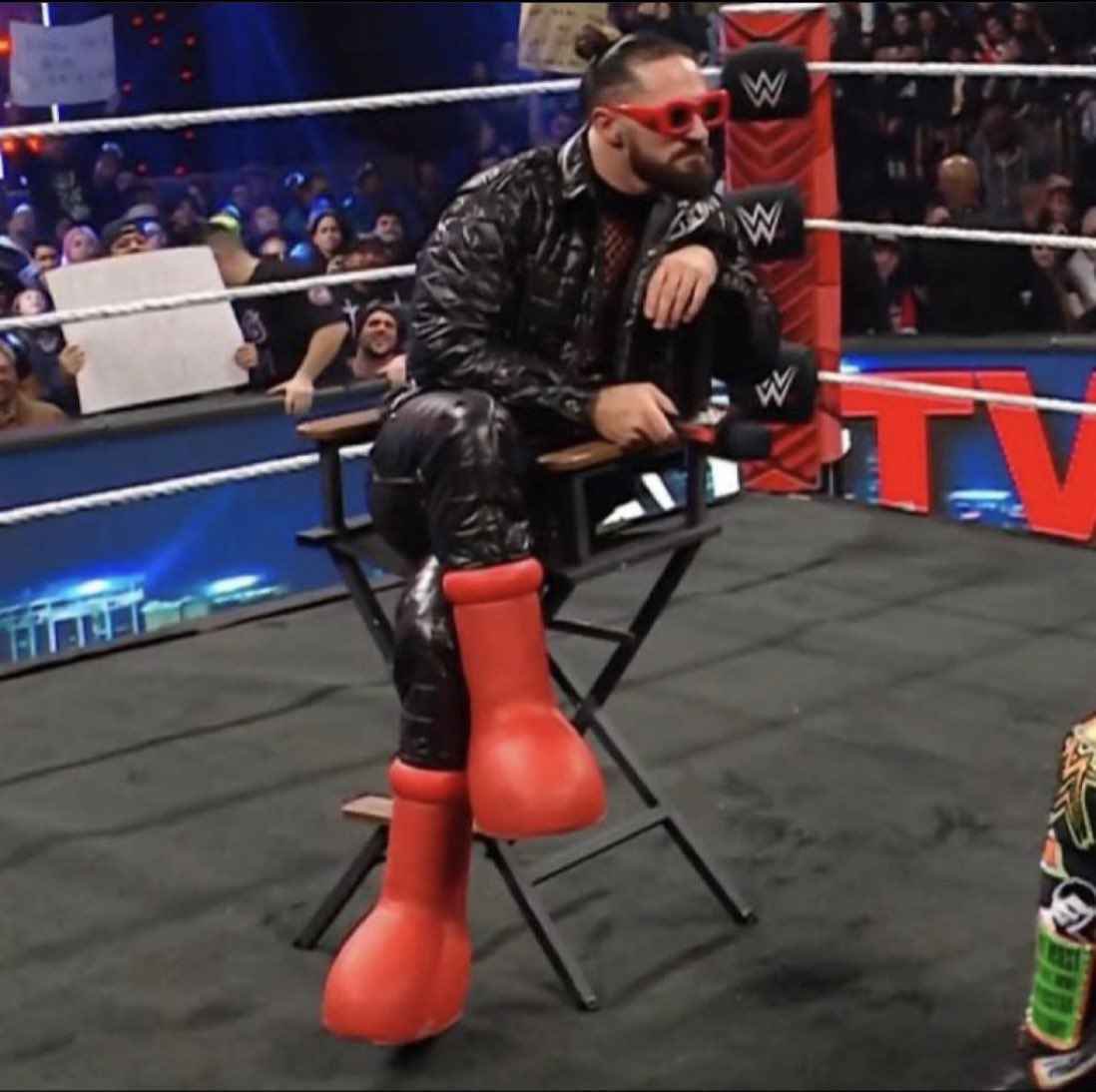 So the beef between Cody and Rock is over? #WWEonNetflix #WWERaw