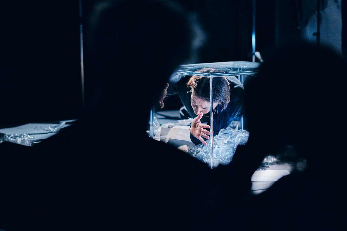 LindenMuseum's tweet image. Danke @podiumesslingen für das inszenierte Konzert "Anthropologie des Wassers" in unserem #FreiRaum. Ein intensiver Abend, fantastisch eingefangen in den Fotos von Johannes Berger