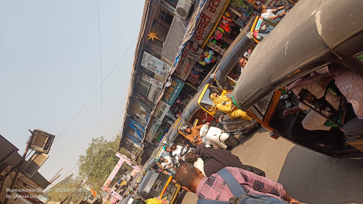 <a href="/MTPHereToHelp/">Mumbai Traffic Police</a> कुर्ला (प.) न्यू मिल रोड वरून मार्केट गल्लीच्या तोंडावर नेहमी वाहतूक कोंडी होते. यात कृपया लक्ष्य घालावे व कायमस्वरूपी उपाय करावा ही विनंती. <a href="/ANILGALGALIRTI/">ANIL GALGALI</a> <a href="/drvnews/">DRVNews Marathi</a>  <a href="/CMOMaharashtra/">CMO Maharashtra</a> <a href="/mlamangesh/">Mangesh Kudalkar - मंगेश कुडाळकर</a>