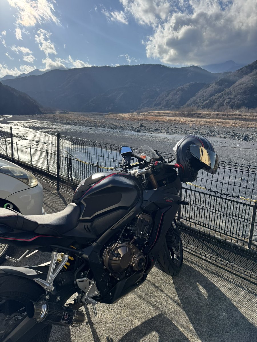 ClanTeamHC's tweet photo. 🏍️
山梨行きました🌞

#CBR
#CBR650R https://t.co/PbbAH19eNn