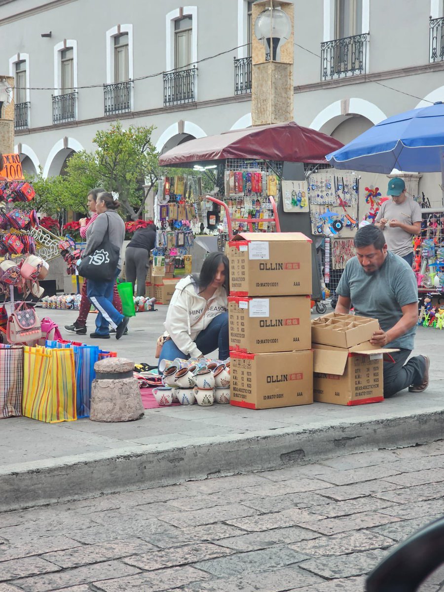 alebrije1950's tweet photo. @AlertaQro Somos tan internacionales nuestro artesanos que ya son chinos 😡🤬😡🤬😡🤬 https://t.co/NeSjP2J8nL