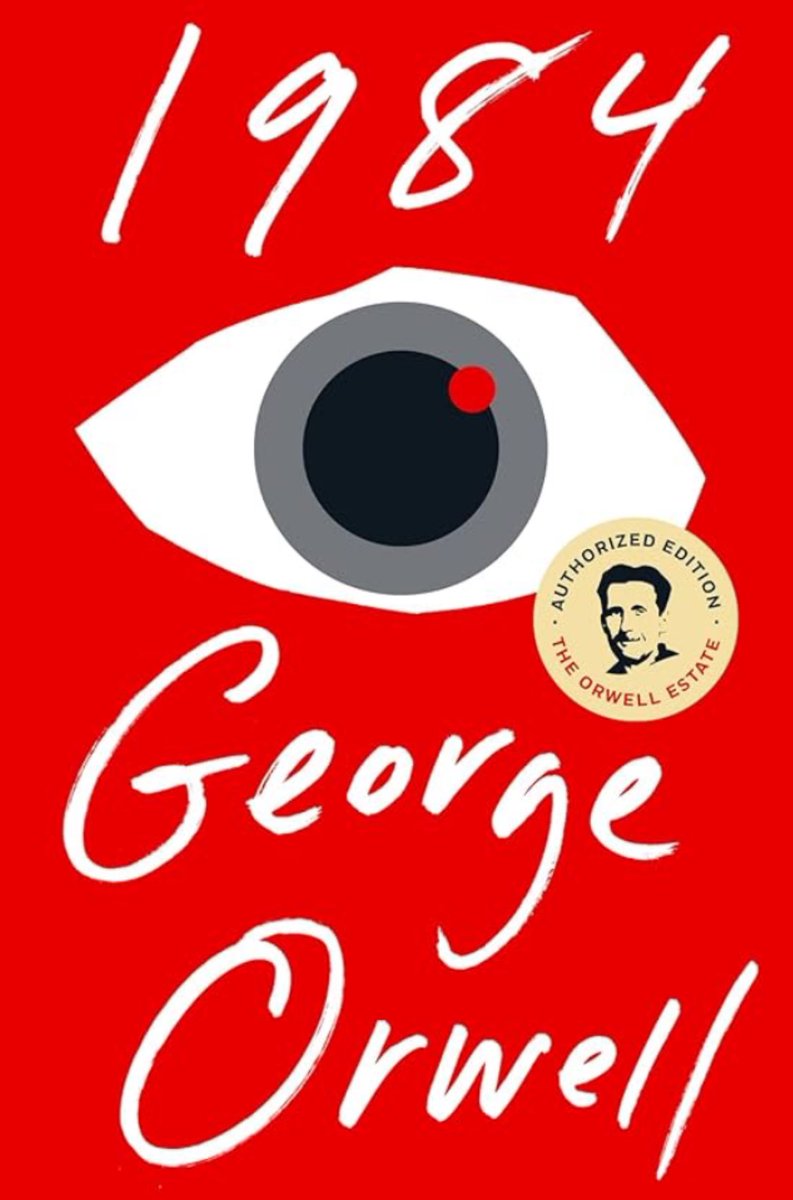 #WWERaw 

No one:

Absolutely no one:

Not a single soul:

Liv Morgan’s drone show: