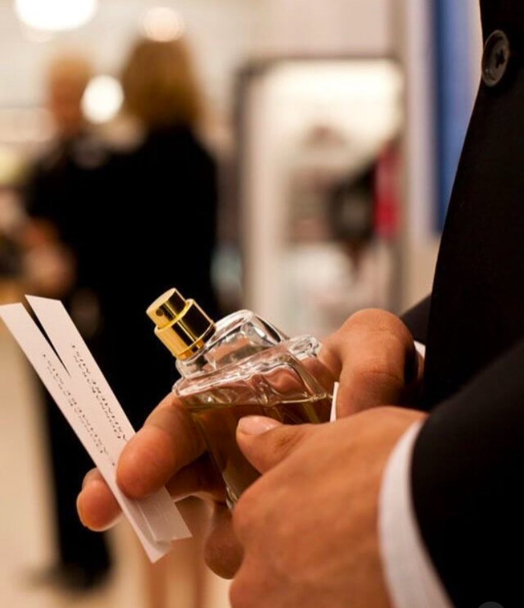 hen2deep's tweet image. MR. Smell good here with the mini aesthetic. 
NEW YEAR 
NEW TRIALS 
NEW FINGER 😭