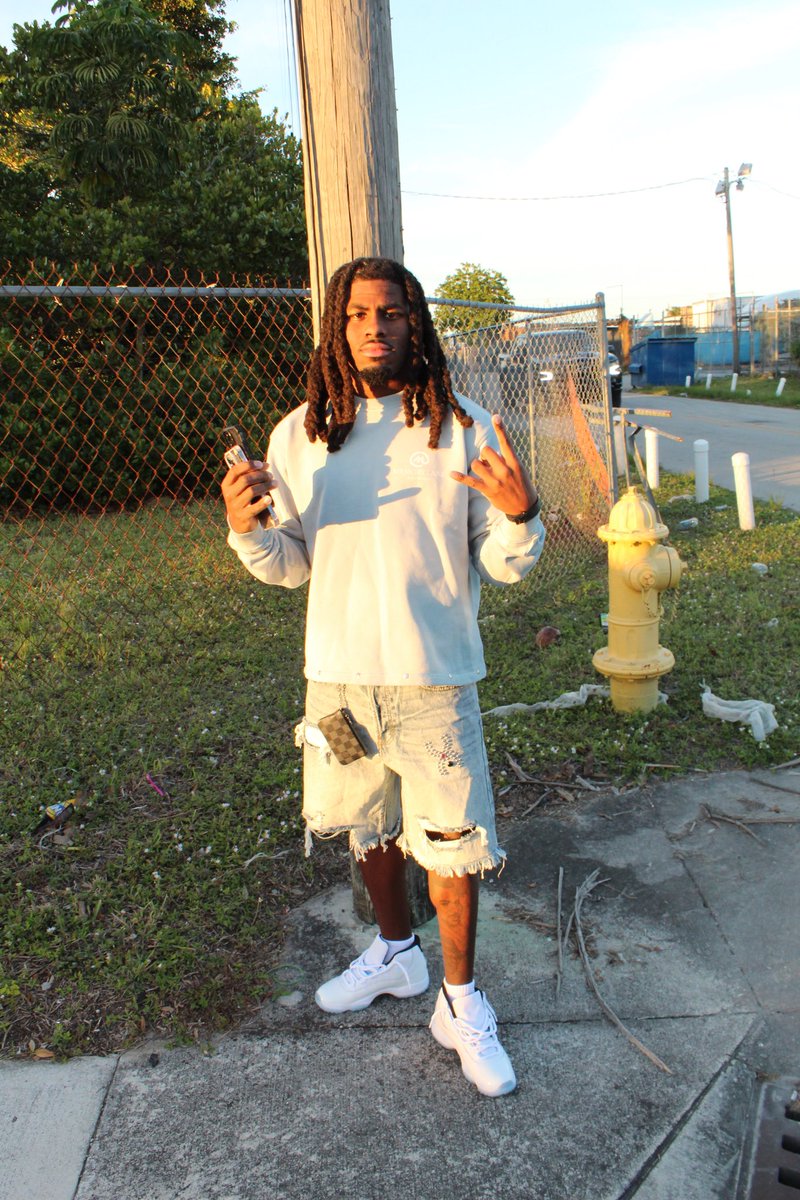 Wayne Favors III🦍 tweet media