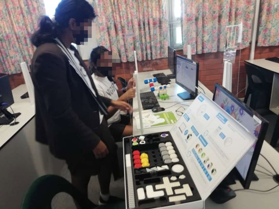 cubroid's tweet photo. 🌟WinterBreak is upon us, and it's important to keep students engaged ouside of the classroom.🌟

#Robotics #EdTech #STEM #STEAM #STEAMEducation #Creativity #Coding #Codingblocks #Cubroid #CuroAI #Innovation #Children #elementaryschool https://t.co/87u0xaBXjF
