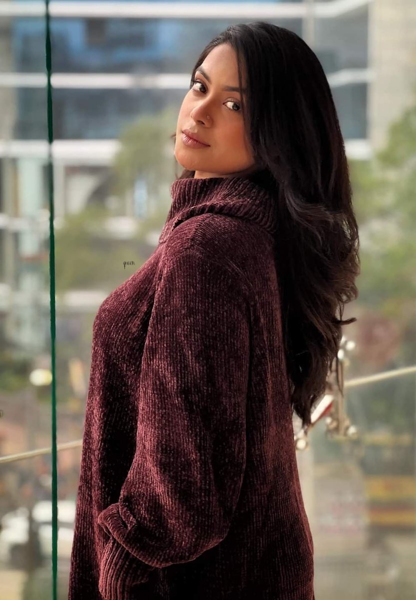 बस इतनी सी बात पर हमारा परिचय तमाम होता है....
हम उस रास्ते नही जाते जो रास्ता आम होता है !! ❤️

#सुप्रभात 
#क्वीन 
#ॐ_नमः_शिवाय 
#जय_हिंद