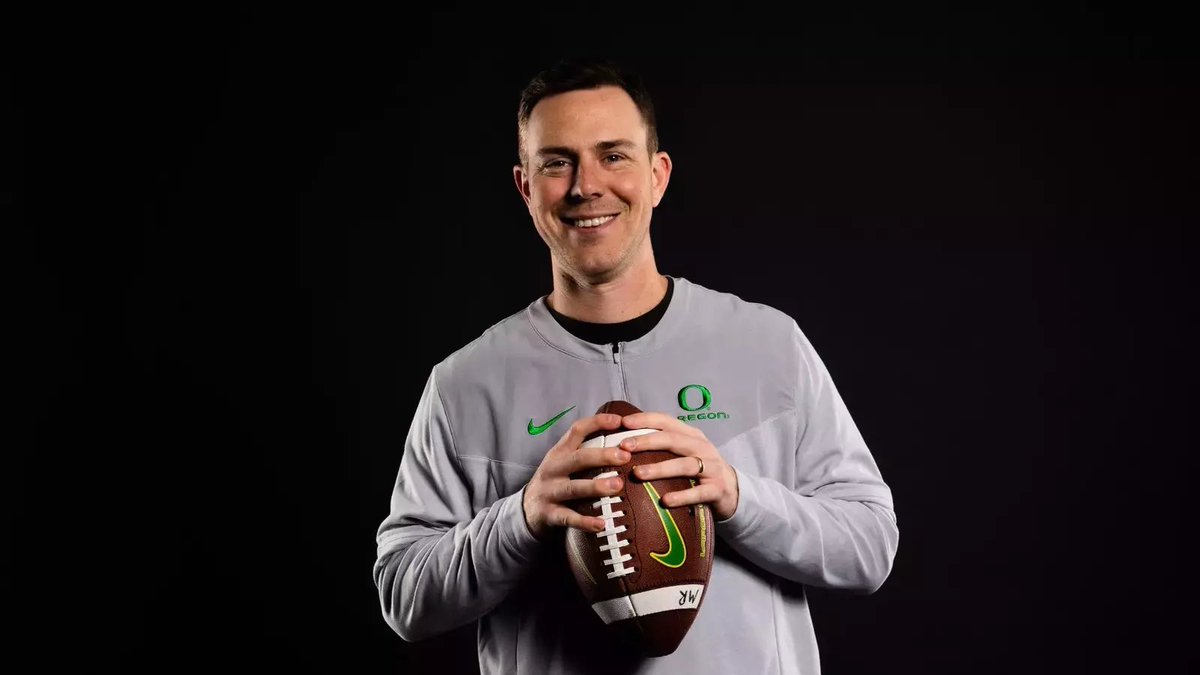 Scott Robison (@coachscottrob) on Twitter photo Thank you to <a href="/CoachWillStein/">Will Stein</a> from <a href="/oregonfootball/">Oregon Football</a> For stopping by the 5 Time State champs 💍Folsom BullDogs! today. We appreciate you! #GoBullDogs
#ScoDucks #GoDucks 🦆🟢🟡 Thank you to <a href="/CoachWillStein/">Will Stein</a> from <a href="/oregonfootball/">Oregon Football</a> For stopping by the 5 Time State champs 💍Folsom BullDogs! today. We appreciate you! #GoBullDogs
#ScoDucks #GoDucks 🦆🟢🟡