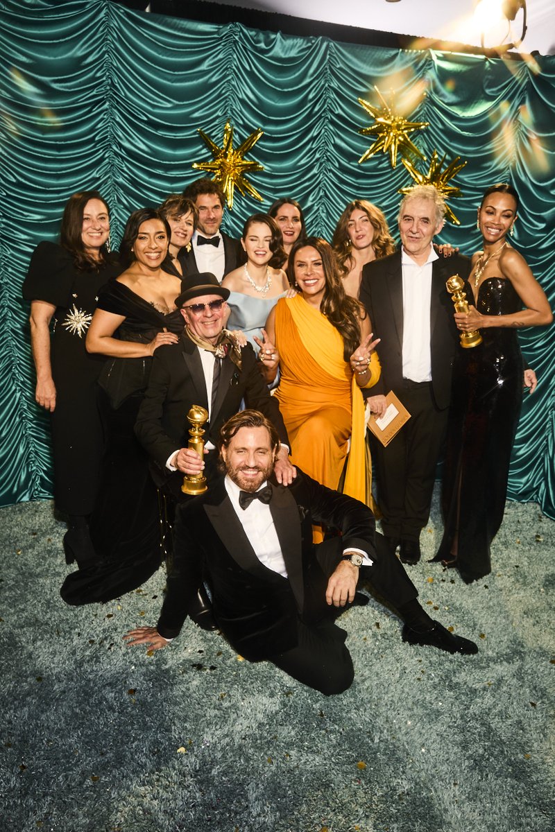 Golden Globes tweet media