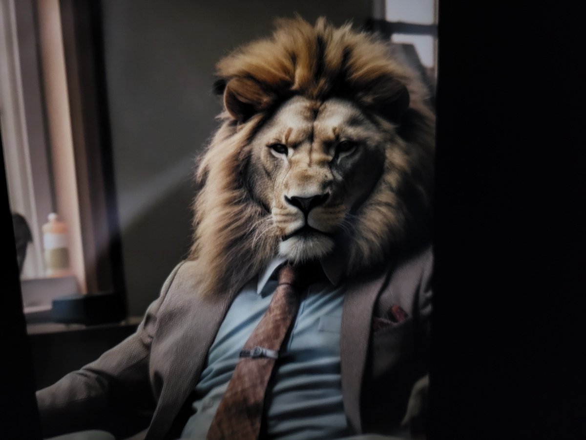 Nadie que sea grande de verdad necesita llamar la atención ni figurar todo el tiempo. Cuando alguien es realmente brillante, hace ruido hasta en silencio.